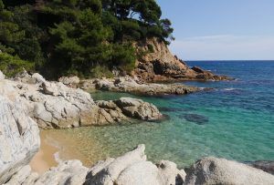Top hidden beaches near Barcelona