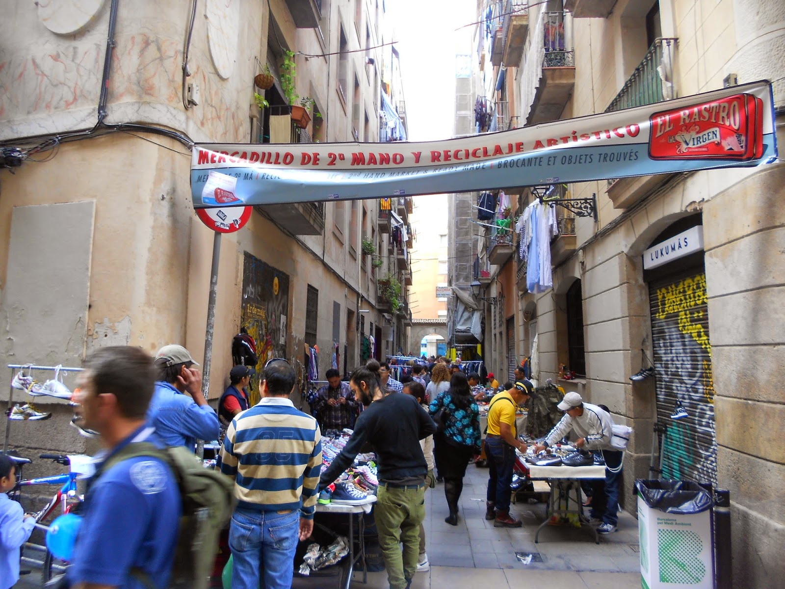best flea markets in barcelona - el rastro de virgen
