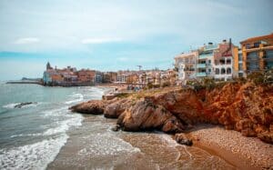 How to get to sitges from barcelona - featured image