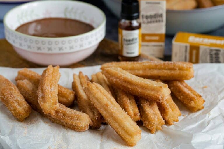 Churros and chocolate - featured image